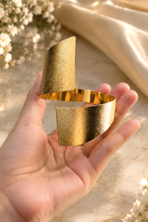Aurelia Textured Spiral Arm Cuff