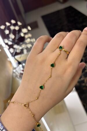 Emerald Lumina Heart Hand Chain