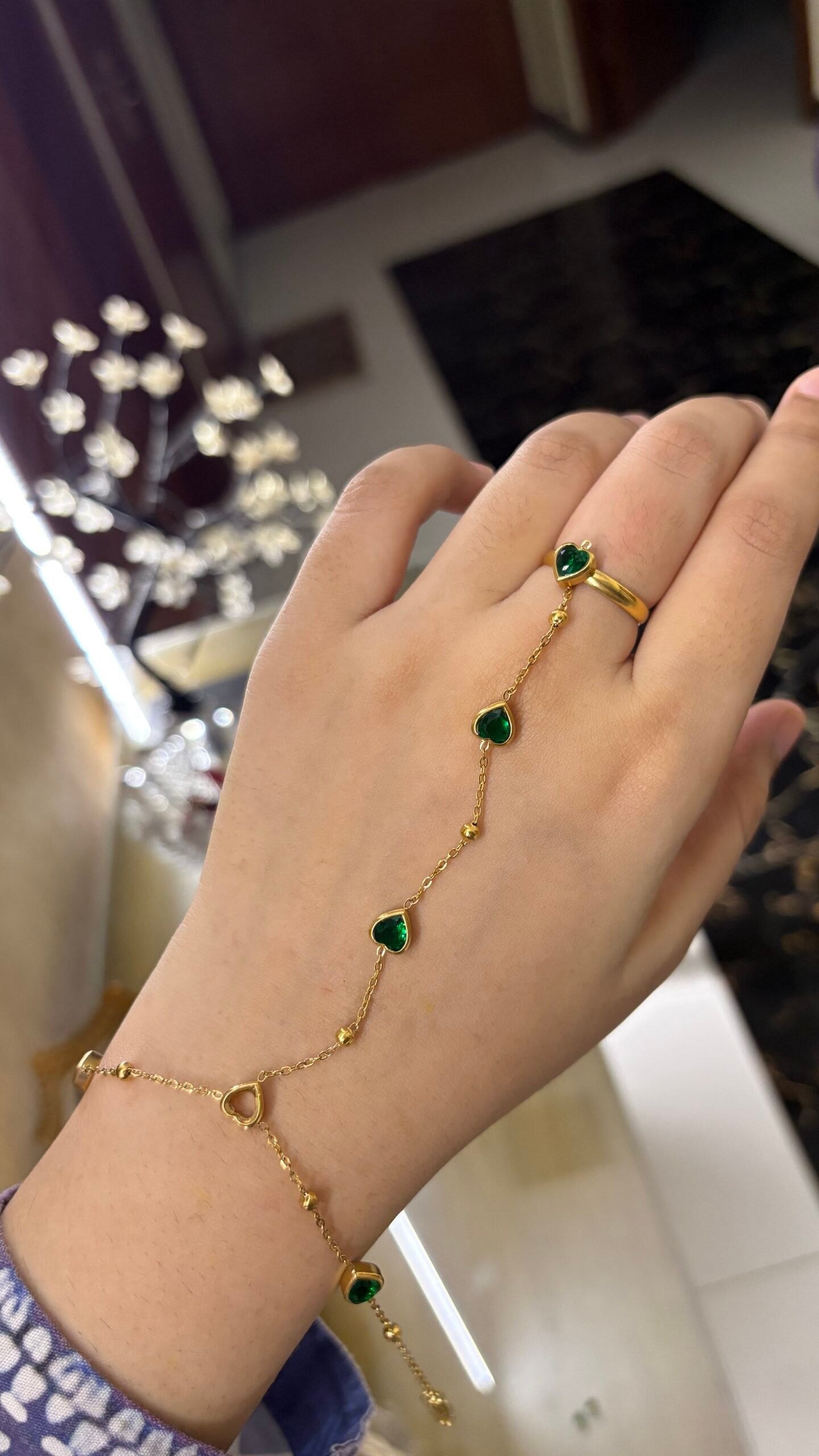 Emerald Lumina Heart Hand Chain
