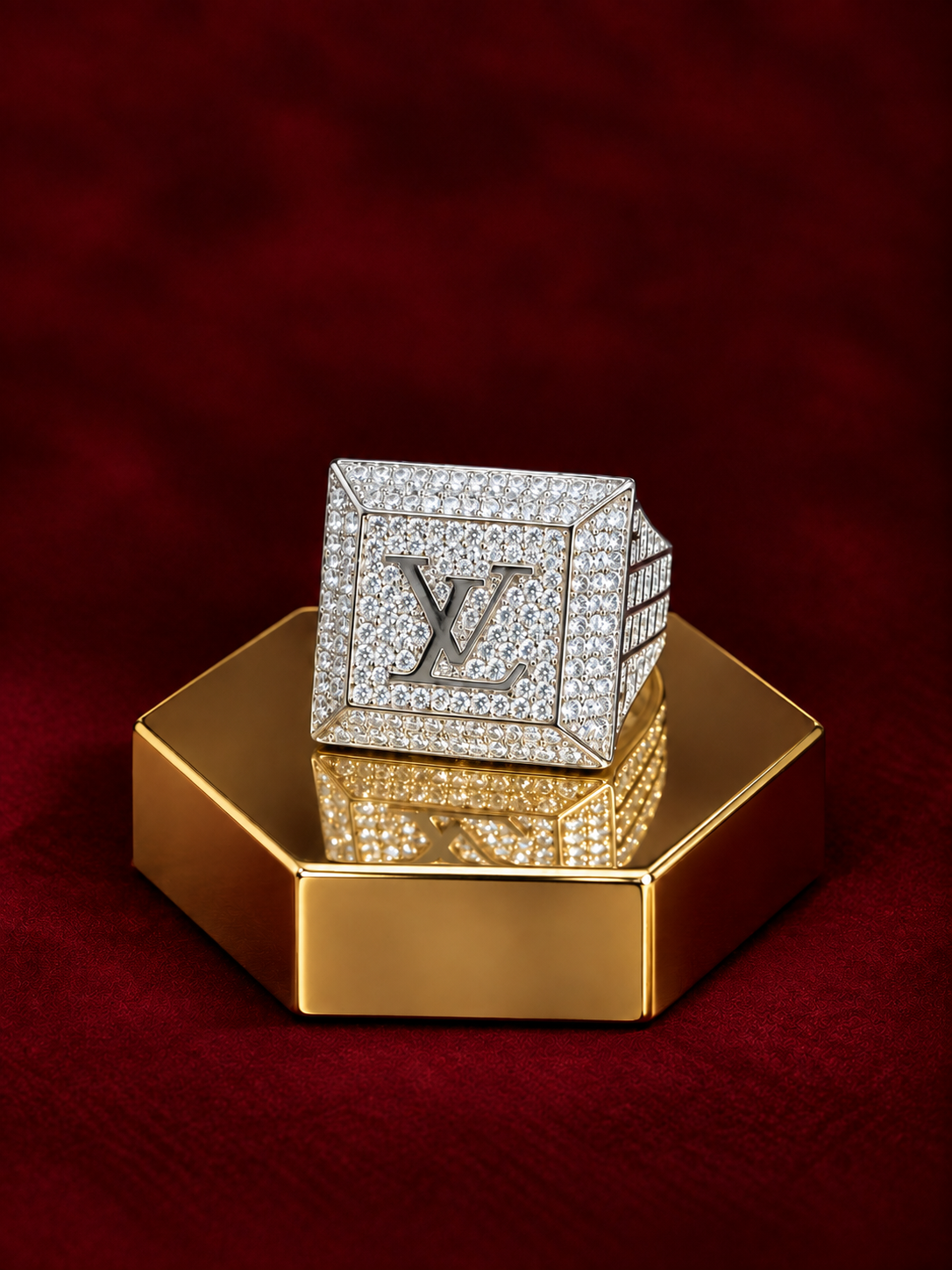 The LV Pavé Square Ring